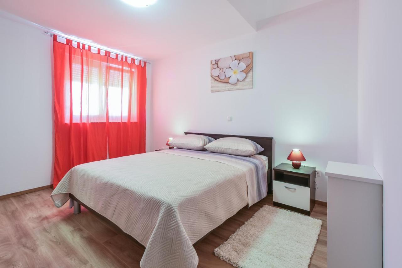 Apartments Sandrina Vrsi Eksteriør billede