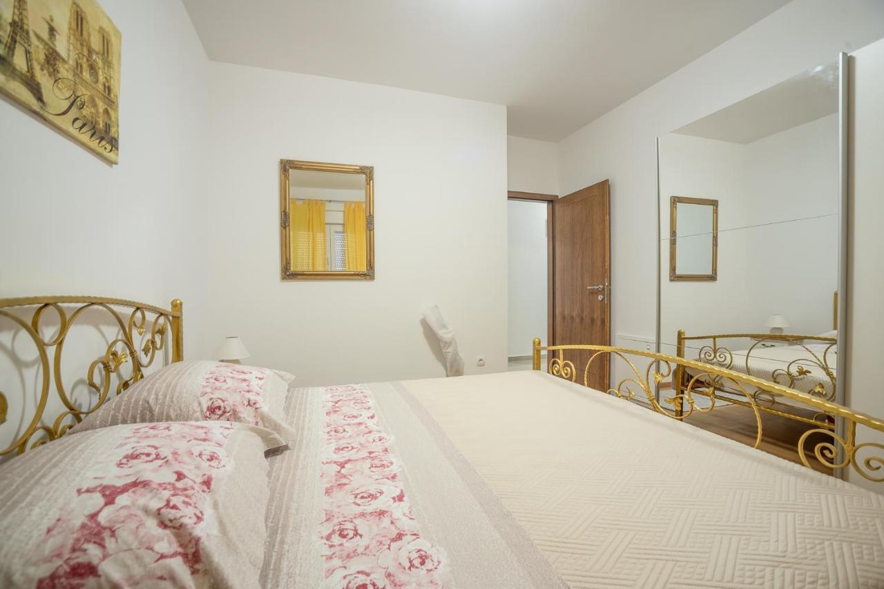 Apartments Sandrina Vrsi Eksteriør billede