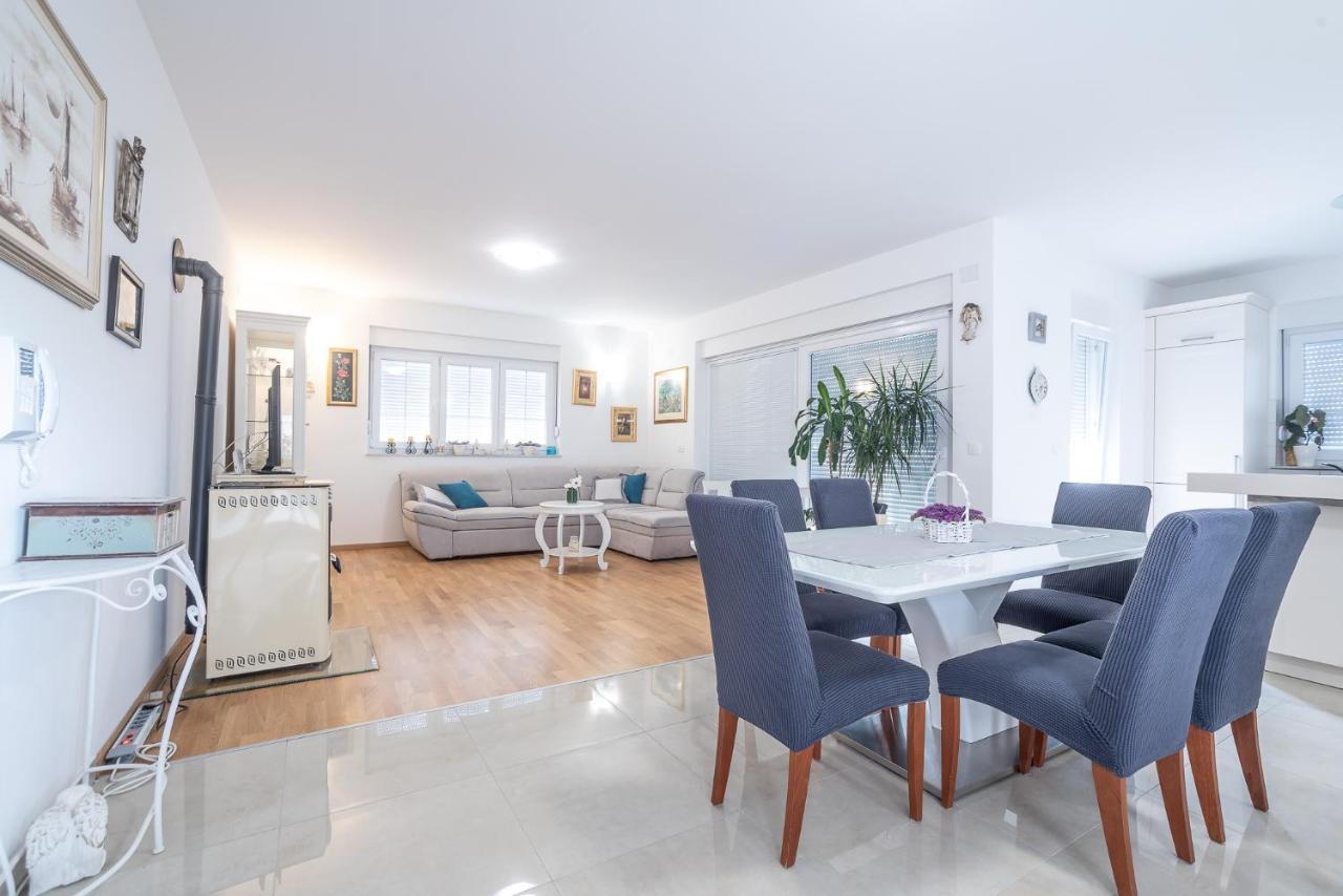 Apartments Sandrina Vrsi Eksteriør billede