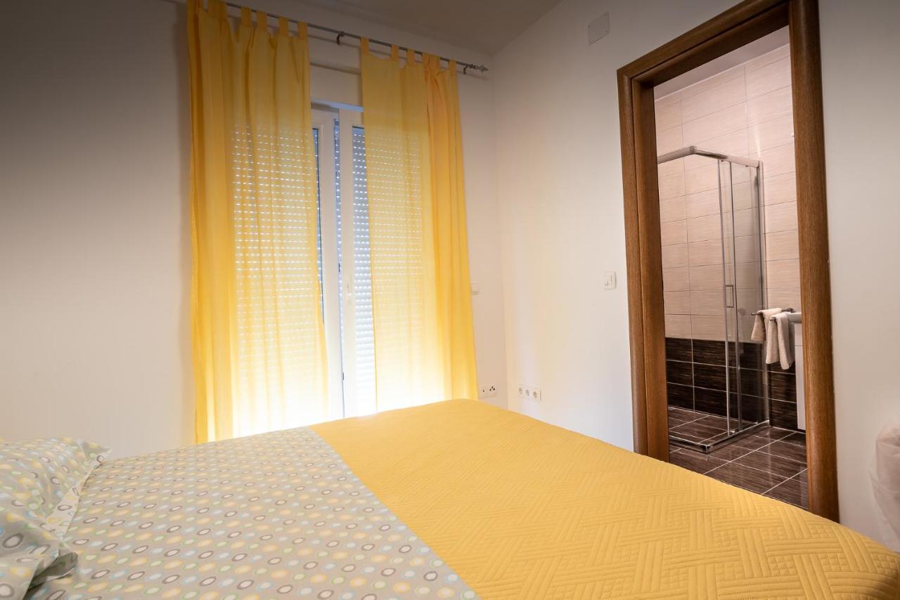 Apartments Sandrina Vrsi Eksteriør billede