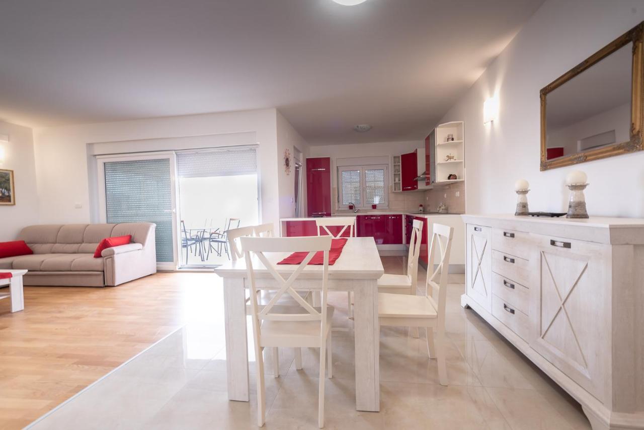 Apartments Sandrina Vrsi Eksteriør billede