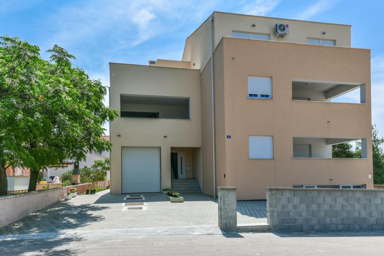 Apartments Sandrina Vrsi Eksteriør billede